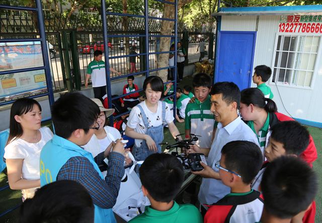 首届IDC智能无人机大赛海选在西安航天中学举