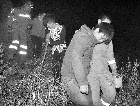 宝鸡五名大学生爬山天黑迷路 被困6小时后获救