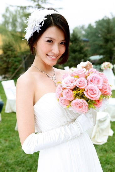 徐洁儿 一定要幸福>mv首播 送好友范范结婚礼