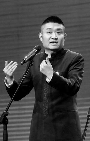 著名相声演员三味线是谁,       苗阜个人资料,       张玉浩打苗阜