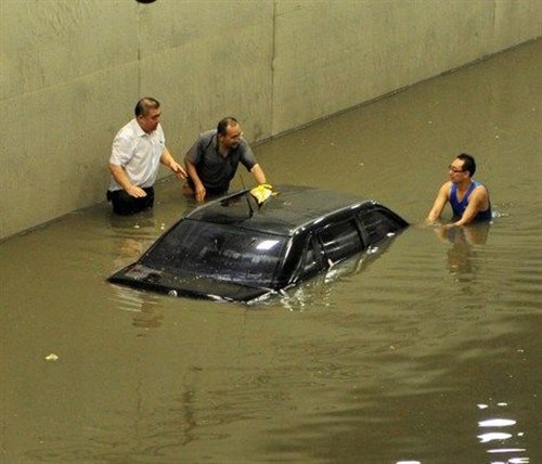 交通瘫痪且人车被淹--北京暴雨过后的思考