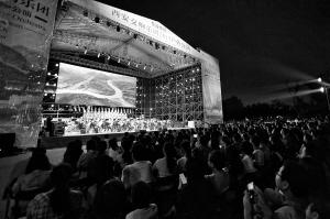 西安交响乐团户外公演 双节感受交响乐魅力_