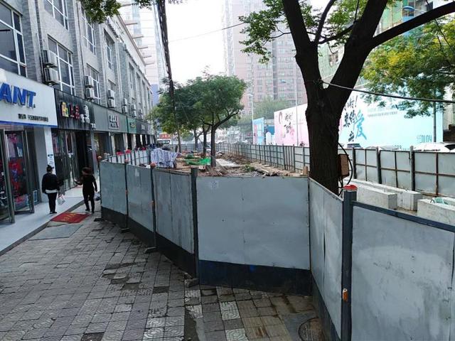 天坛西路管道施工迟迟不竣工 市民盼还路于民