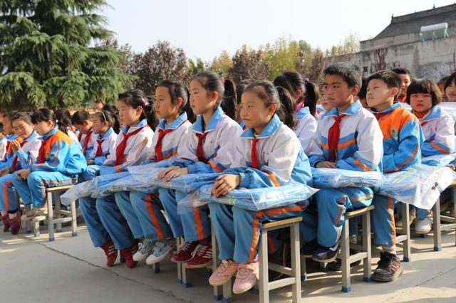 为成长助力 为希望加油--萤火虫计划圆满落地