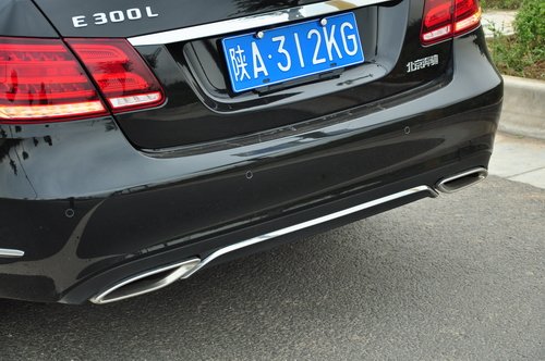 传承与进化相结合 试驾奔驰新e300l