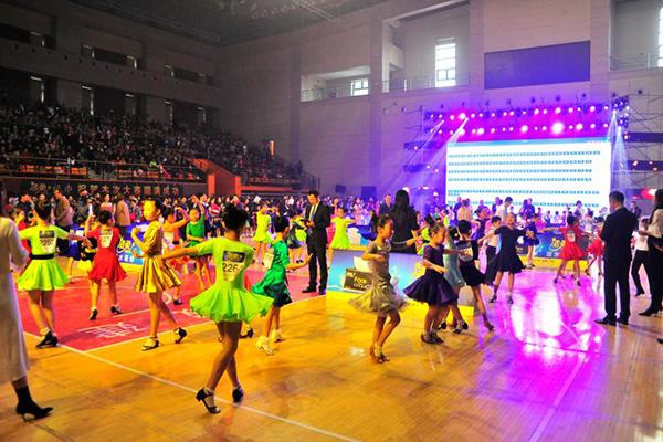 中顺洁柔杯国际标准舞全国公开赛在西安举行