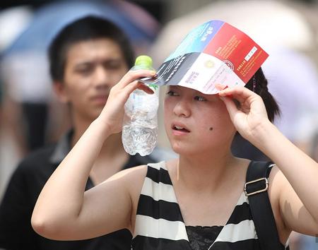 酷暑难耐急诊患者增多 医生:饮食清淡多喝水