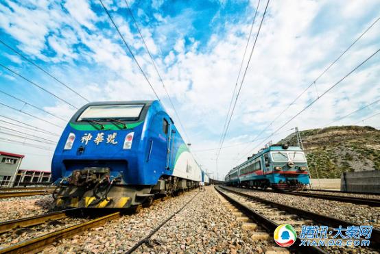 厉害!这列万吨重载列车年运煤1954万吨跻身国际水平_大秦网_腾讯网