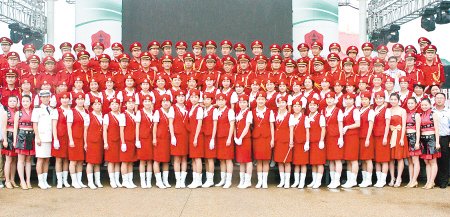 激情舞动雨中动人乐章 矿工军乐队亮相蝶恋花