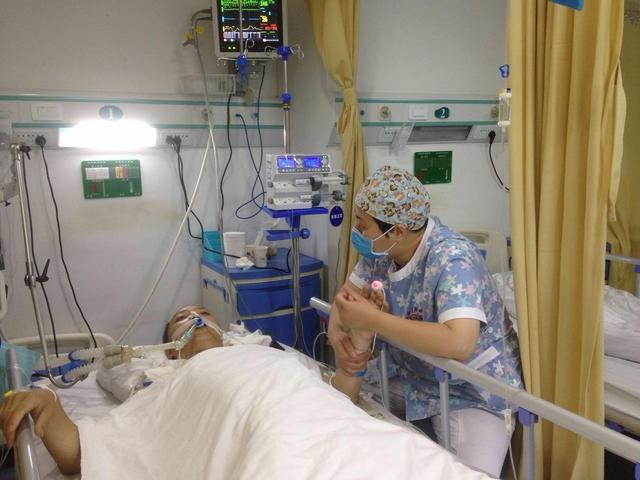 西电集团医院成功救治心脏骤停后丧失意识9小时急性心梗患者