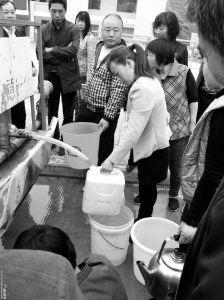 紫阳一煤矿水源上游修路致污染 被罚款五万元