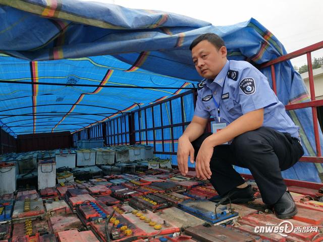 漢中寧強24小時查獲三車近百噸過境危廢品