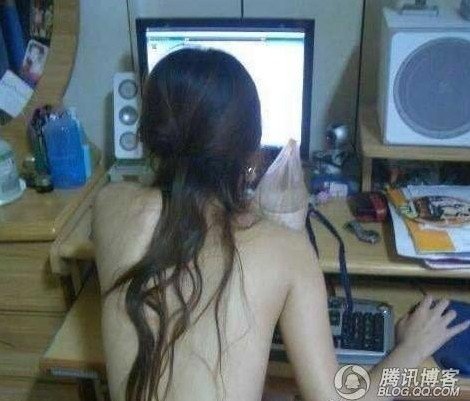 <em>疯狂</em>的女生宿舍 女孩你们不该如此玩乐(组图)_