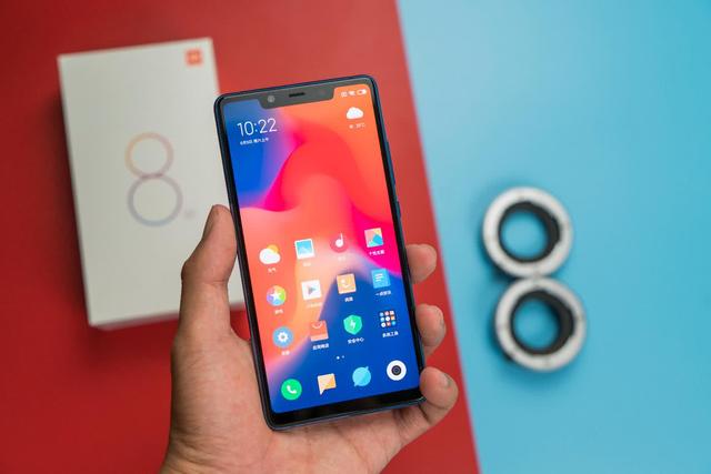 安卓为何不愿把下巴去掉? iPhoneX看完难受了