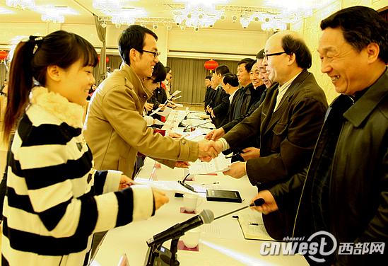 陕西政府见习大学生:公务员工作没那么简单