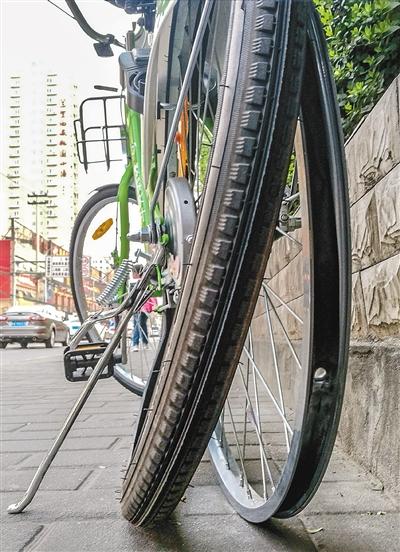 共享单车遭恶意损坏侵占 不文明乱象如何终结