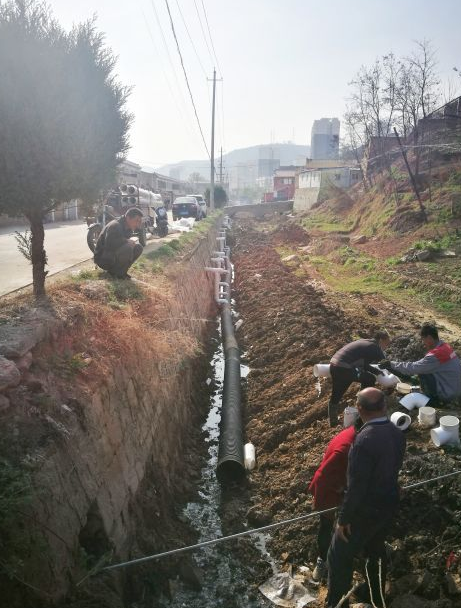 延安富县有多少人口_三变富村看富县