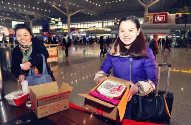 西成高铁首发 600名乘客收到意外惊喜