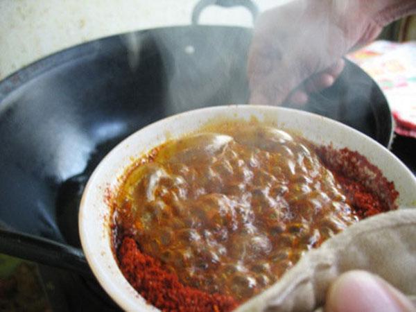 做什么菜放油泼辣子 115386455.jpg