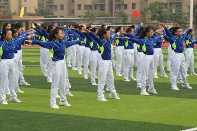 秦汉新城举行第一届中学生广播体操比赛 _大秦网_腾讯网
