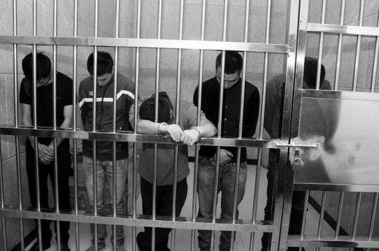 女子合伙他人仙人跳 发错房号假戏真做报假警