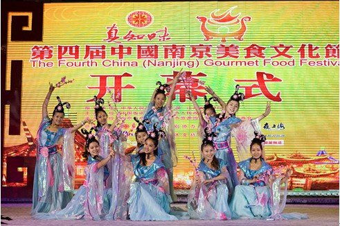 食神大像永久落户南京美食节