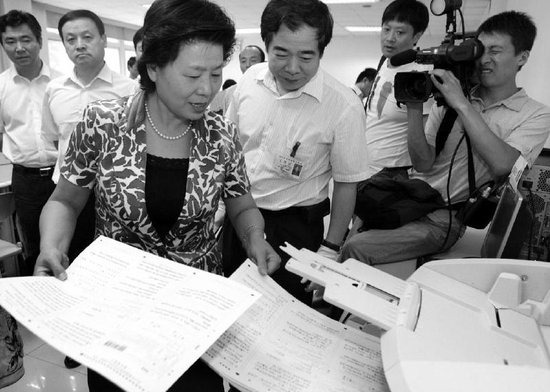 高考阅卷首用质量监控系统 防阅卷人出误差