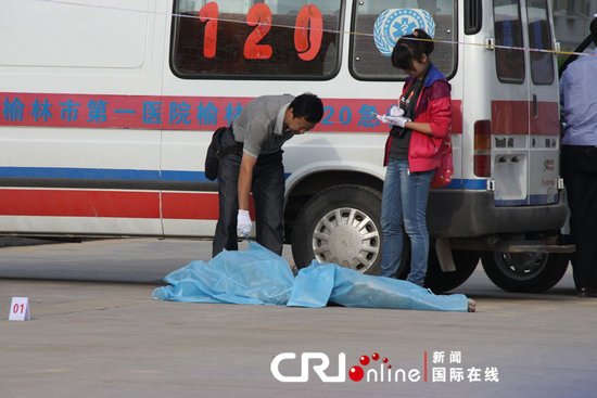 车辆出入与小区保安起冲突 一警察被殴致死