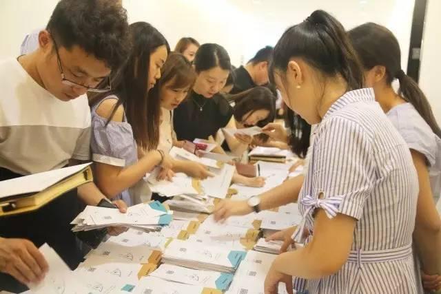 沣西新城举办行业扶贫政策专题报告会