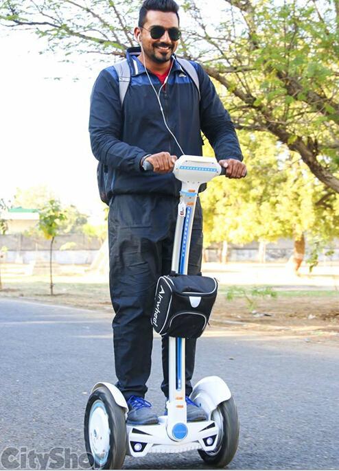男女老少皆宜的Airwheel S3智能平衡车代步车