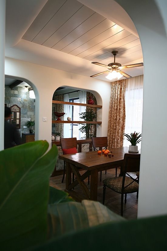 地下室暗藏大客厅 幸福三口美式安乐窝