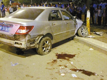 汉中女司机醉酒驾车失控 一路碰撞致4死7伤