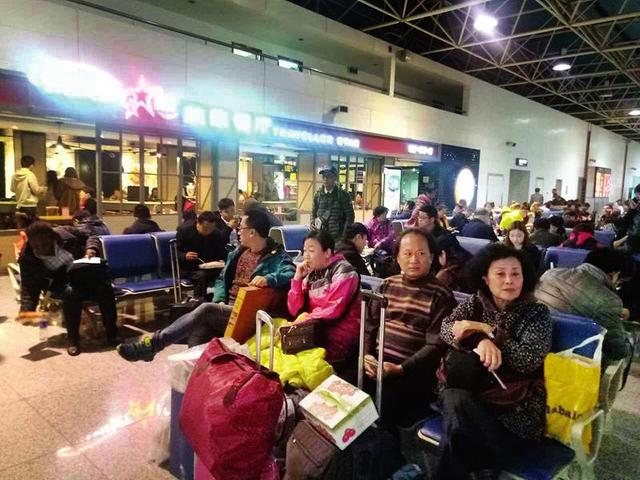 西安飞往广州的航班出故障 百名旅客滞留6小时