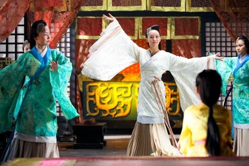 《<em>王的女人</em>》杀青+胡静复出再演古典美女(图)