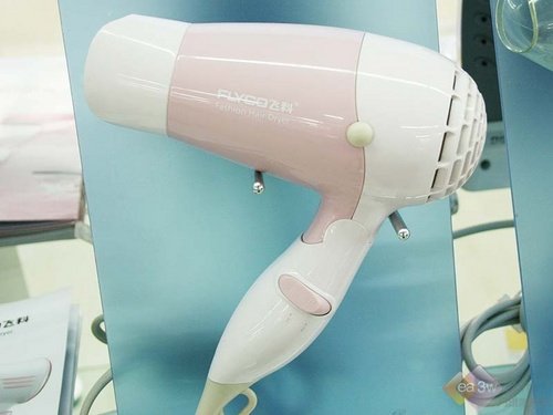 <em>头发</em>蓬松有质地--时尚达人最爱哪些发型?_大秦