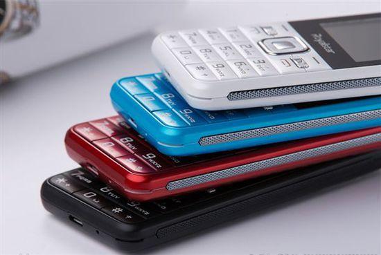 手机预装软件暗藏陷阱:老人机都不放过