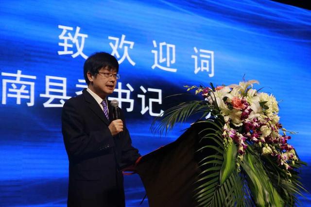 更多原创  老陕寻吃 大秦相亲季  秦商联合会会长刘阿津,商南县委书记