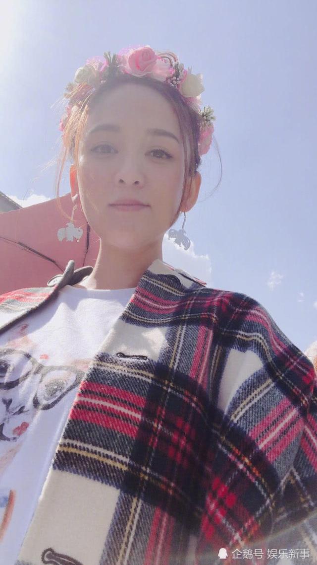 陈乔恩发自黑照晒痘痘 粉丝调侃“美得冒泡”