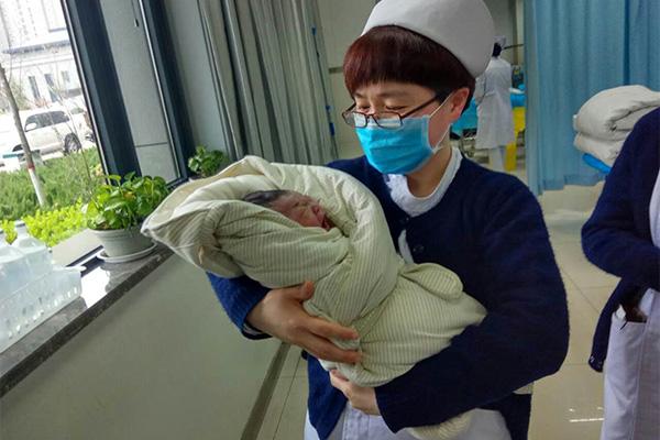 西安市中医院急诊搭建临时产房 迎接新生命