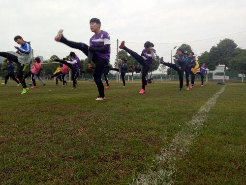 延安市志丹县足球女队首次参加全国女足锦标赛