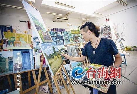 大学招生广告走了“女神版” 又来“男神版