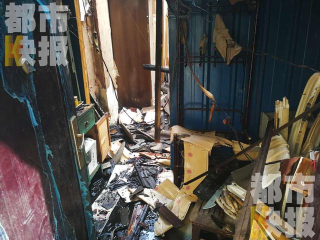 西安一小区平房突发火灾 五旬无业男子丧生火