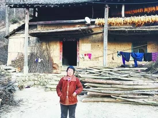 山阳百余名男子患尘肺病 医生木匠成最忙碌职