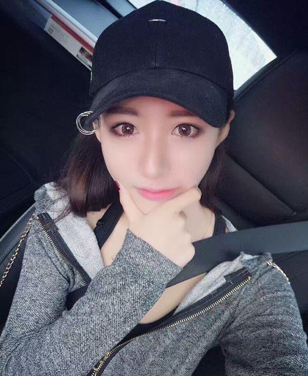 郑州95后网红美女 直播吃饭,化妆月入过万
