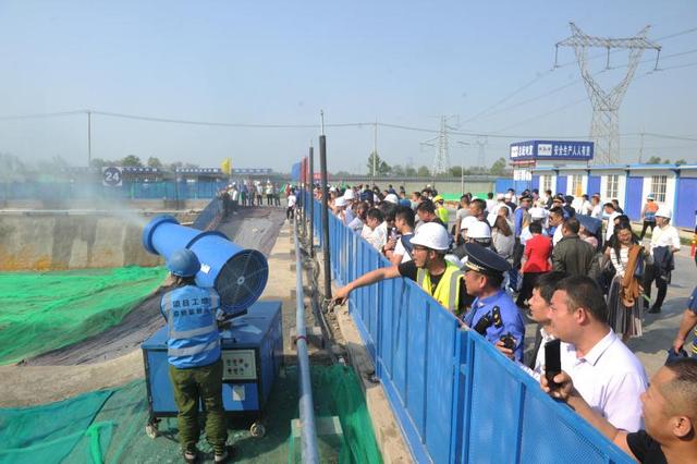 铁腕治霾 西安市扬尘防治观摩会在国际港务区