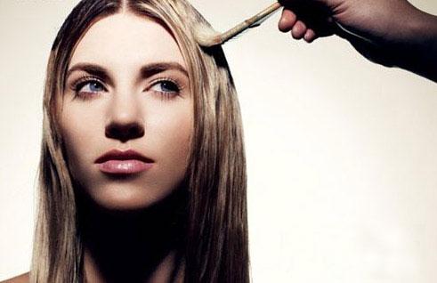 染发剂含致癌物 女子<em>3个月</em>染发<em>1次</em>被查出血癌