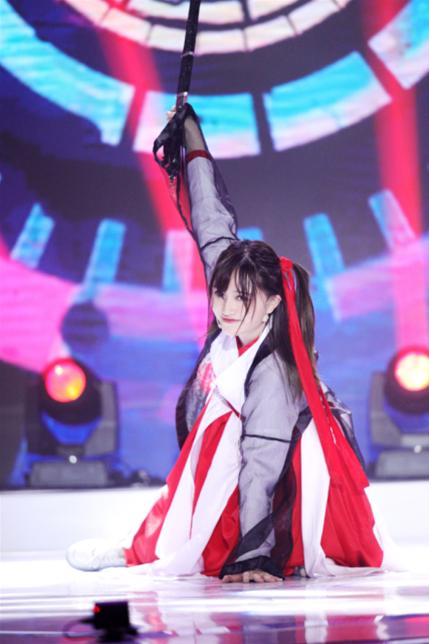 SNH48《梦想演播厅》火力全开 费沁源元气十