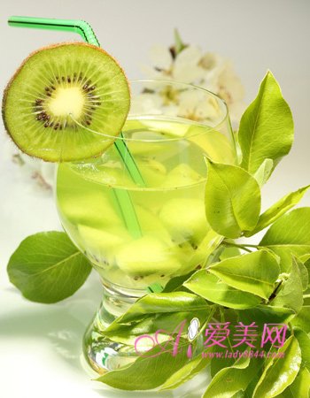 美颜食物排行榜_女性爱美,推荐3种食物,排毒润肤,延缓衰老,美容养颜!(2)