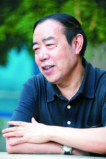 贾平凹再次当选省作协主席陈忠实为名誉主席