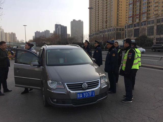 经开区开展春节期间客运站周边整治工作